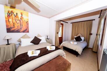 פנסיון Halfmens Cc Elkoweru & Kliprand Guest House