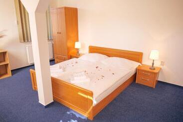 膳宿费 Penzion A Restaurace U červinků