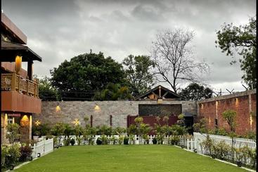 Yashmay Villa Club & Resort