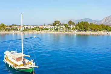 هتل Dolunay Suit & Beach