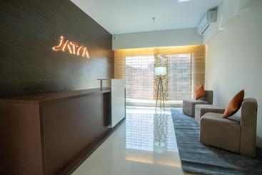 هتل Jatra Flagship Sylhet City Centre
