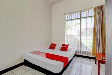 فندق Oyo 90621 Pondok 23