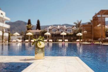 בית מלון כפרי Palmonte Suites