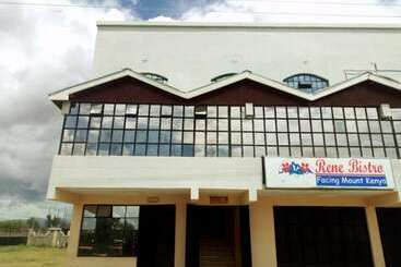 בית מלון כפרי Rene Bistro