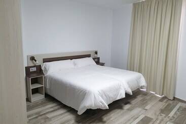 Mesón Hostal La Cabaña