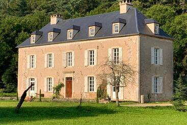 ベッドアンドブレックファースト Noubar