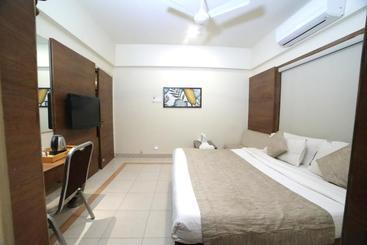 Hotel Capital O 82151 Rio