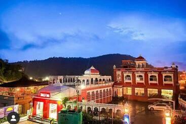 Hotel Dollar Villa Resort