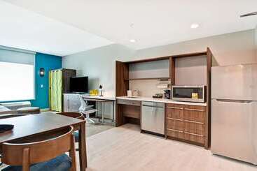 בית מלון כפרי Home2 Suites By Hilton Bloomington Normal