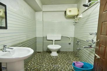 هتل Oyo 82322 Padamchen Luzangla Homestay