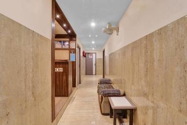 هتل Oyo 82408 Sada Shiv Guest House