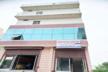 酒店 Pop 82146 Thikana