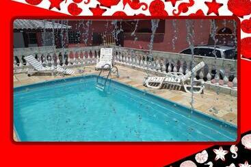 膳宿费 Hostel Tá Maneiro