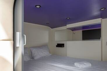 Capsule Hotel Constellation 89