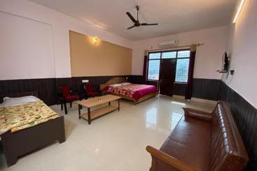 Goroomgo Kanara Hotel Bhimtal   Parking Facilities   Excellent Service