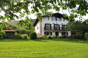 تختخواب و صبحانه Casa Mendilore