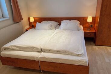 مبيت وإفطار Passage 84   Hotel & Café