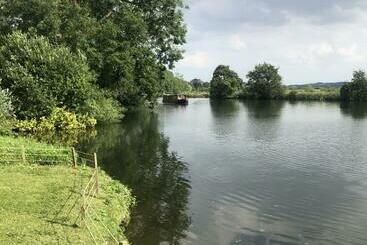 مبيت وإفطار Dinckley Court Boutique Riverside Rooms