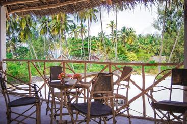هتل Heart Of Zanzibar Bungalows