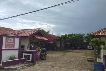 Отель Oyo 90552 Sayang Heulang Karang Laut