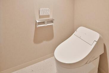 Ref Matsuyama City Station By Vessel Hotels