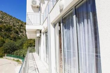 پانسیون Villa Blanca