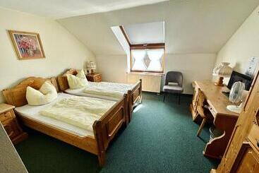 ホテル Almenrausch