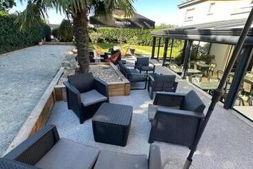 בית מלון כפרי Le Lobreont