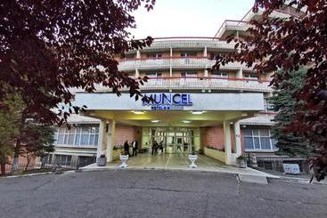 בית מלון כפרי Muncel Băile Felix
