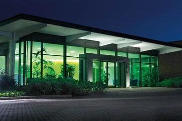 هتل Roffey Park Institute