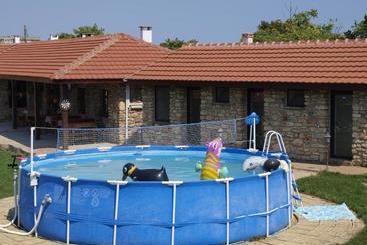 펜션 Dobrevata House