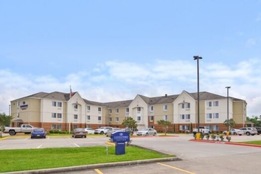 Отель Candlewood Suites Beaumont, An Ihg
