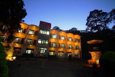 בית מלון כפרי Country Inn Sattal