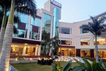 فندق Country Inn & Suites By Radisson Jammu