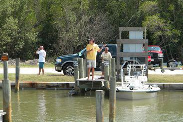 فندق Glades Haven Cozy Cabins