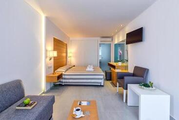 فندق Happy Days Beach