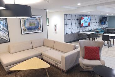 Отель Holiday Inn & Suites Ann Arbor Univ Michigan Area By Ihg