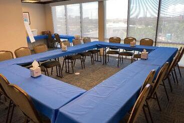 호텔 Holiday Inn Express & Suites Albuquerque Historic Old Town, An Ihg