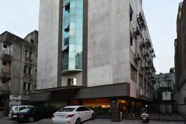 Click Hotel Vadodara 4 Mins Walk For The Railway Station