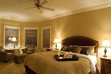 Отель Sweet Dreams Luxury Inn