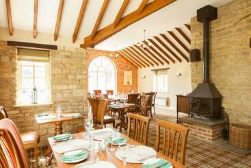 هاستل The Woodhouse Arms