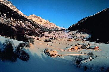 Отель Bruggerwirt