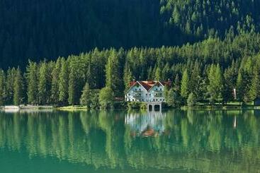 호텔 Seehaus   Only Adults   Mountain Lake Resort