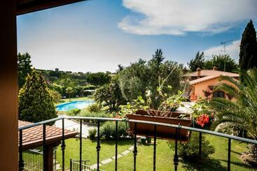 هتل Relais Villaggio Azzurro