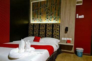 فندق Reddoorz Plus Near Nagoya Hill Batam 6