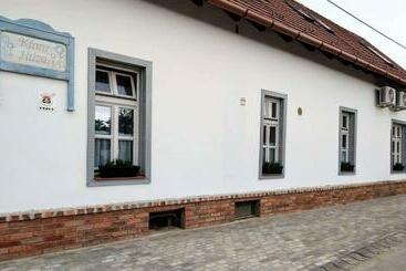 펜션 Klára Háza Vendégház