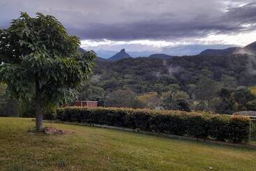 민박 A View Of Mount Warning
