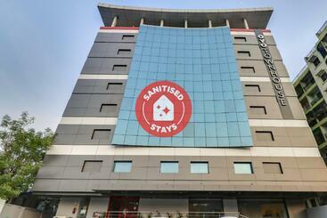 호텔 Vaccinated Staff Oyo 79187 Townhouse 181 Ganeshpeth Colony