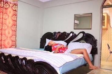 فندق Gyason Royal Guest House