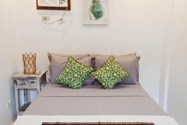 تختخواب و صبحانه Hutch Lodge